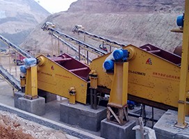 鄭州中意移動式圓錐破碎機(jī)和鄂破機(jī)銷往山西石料廠